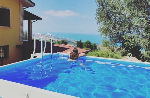 Roseto degli Abruzzi House | Property equipped with all amenities. Linen and towels included.