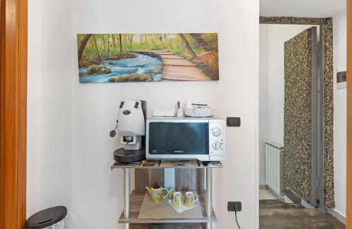 Arco Felice Apartment | Quadruple Room Dell'Arco Romano with Private Terrace, Wi-Fi & Air Conditioning
