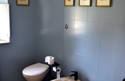 Treia House | Red Room · Casa del Fattore, Villa Luzi