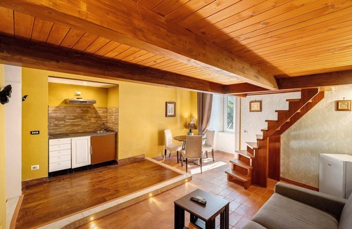 Meta Apartment | Reginella Garden View Studio with Shared Terrace, Wi-Fi, and Air Conditioning