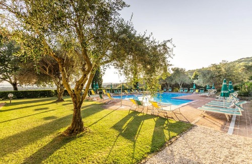 Tuoro sul Trasimeno Resort | Relais Borgo Torale