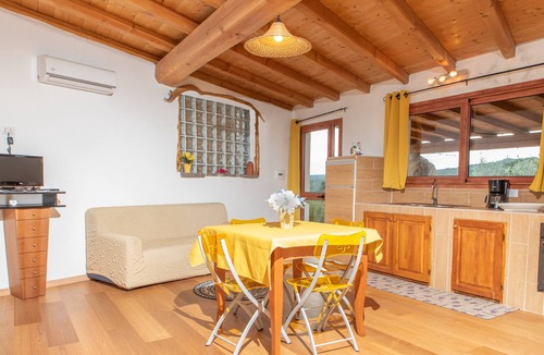 Telti Apartment | Résidence Villa Smeralda Executive – Upscale Apartment with Pool near Olbia