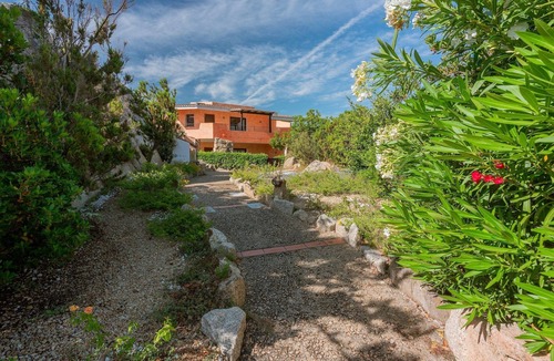 Palau Apartment | Residence with shared pool in Palau