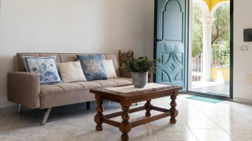 Schifoni House | Residenza San Pietro - Budoni Sweet Home