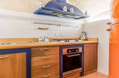 Urbino Apartment | Romantic 95 sqm flat on two floors (NO lift), with two bedrooms which can accommodate up to 4 people.The apartment is located in the centre (Restricted Traffic Area) in the heart of the historic centre of Urbino. The accommodation enjoys an enviable loca