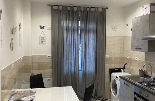 Tuscolano Apartment | Rome Spacious 3 rooms&3 bath Métro Station 200 meters walk