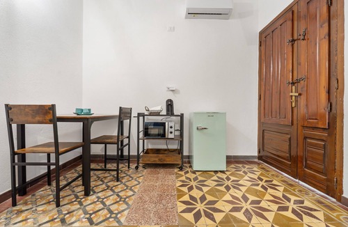 Assemini Apartment | Room 3 – King Double with Garden View