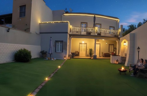 Assemini Apartment | Room 3 – King Double with Garden View