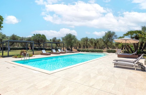 Alghero Apartment | Room 'Aline' with shared pool, Wi-Fi and air conditioning