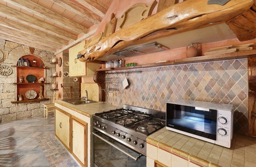 Dorgali Apartment | Room 'Camera A Dorgali Al B&B Sa Madalena' with Private Garden, Wi-Fi and Air Conditioning