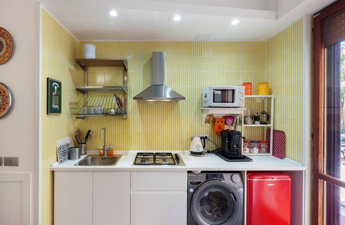 Torre Annunziata House | Room 'Casa Frank - 2' with Mountain View, Wi-Fi and Air Conditioning