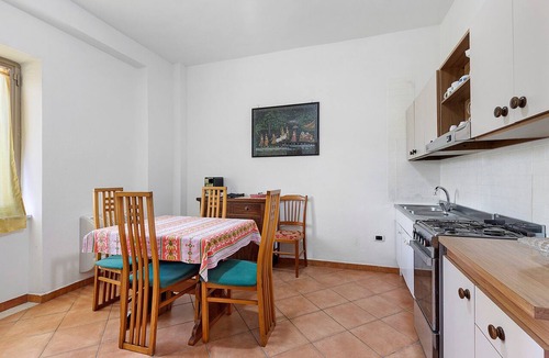 Rocca di Papa Apartment | Room 'Matrimoniale 2' with Shared Garden and Wi-Fi