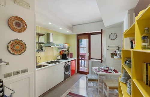 Torre Annunziata House | Room 'Stanza 1' with Mountain View, Wi-Fi, and Air Conditioning