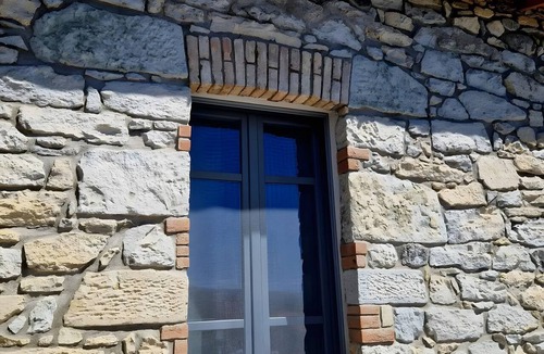 Sini Apartment | Room 'Suite' with Mountain View, Wi-Fi and Air Conditioning