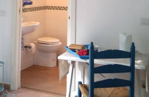 Tancau Sul Mare House | Room with independent entrance and bathroom, external kitchenette at 300 m from the sea