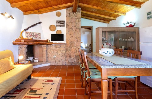Paduledda Apartment | 'Rustico' Apartment with Sea View, Private Terrace and Air Conditioning
