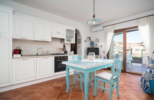 Posada Apartment | S'ercole Deluxe Apartment with Covered Veranda and Barbecue, Perfect for Couples