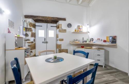 Pozzomaggiore Bed & Breakfast | sa Domo Antiga