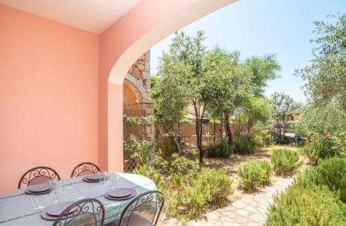 Budoni Apartment | Sardegna Budoni giardino e Jacuzzi