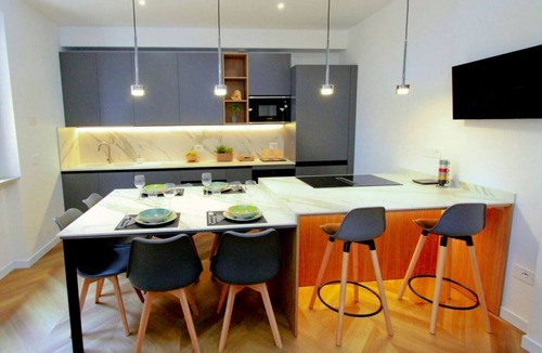 Senigallia Apartment | SE284 - Senigallia, newly renovated two-bedroom apartment just 50 meters from the sea