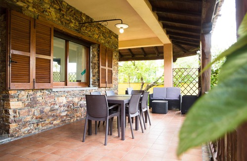 San Teodoro House | Seaside villa surrounded by a lovely garden
