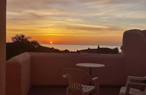 Canneddi Apartment | Seaview Cottage - Walk to Beach - Sunset Terrace