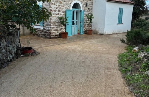 Perfugas Villa | Spacious villa with large pool and stunning views across rolling countryside.