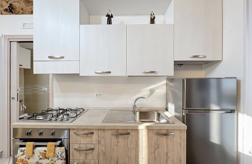 Monte Sant'Angelo Apartment | Studio Apartment 'La Castellana' with Wi-Fi