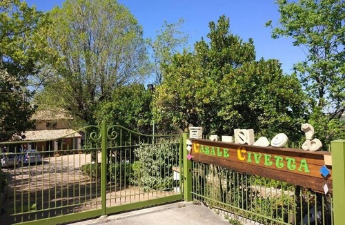 Borgo della Consolazione Apartment | Studio BUBO - Pool - Ausblick- Kunst by Interhome