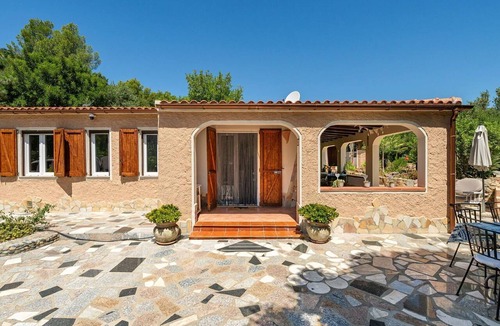 Villaggio delle Mimose Villa | Stunning private villa for 4 guests with A/C, WIFI, TV and pets allowed