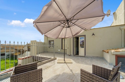 Assemini Apartment | Suite 7 Oro with Private Terrace