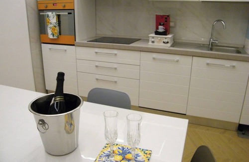 Sant'Antonio Abate Bed & Breakfast | Suite with private relaxation area, mood lighting, and music – near Pompeii.
