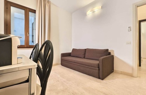 Cagliari Apartment | Superior Suite Marina: Kitchen, Washing Machine and Top Level Comfort