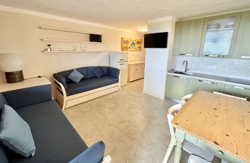 Cugnana Verde Apartment | Superior three-room apartment with 6 beds (50 m2): living-dining room with 2 separate sofa beds, double bedroom and bedroom with 2 bunk beds.The apartments have spaceoutside (balcony if on the first floor and terrace if on the ground floor) with table an