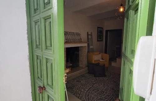 Tavenna House | Tavenna Stone 'Casa Rosa'- Sea and Mountain View Tranquil Molise