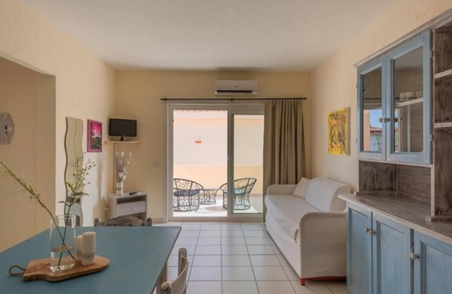 Golfo di Marinella Apartment | The perfect positioned Baia de Bahas Residence one Bedroom sleeps 4 - num0883