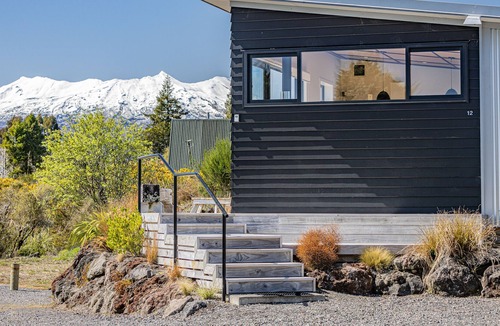 National Park Village House | THREE MOUNTAIN VIEWS - NATIONAL PARK HOLIDAY HOME in National Park