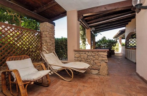 Golfo di Marinella Apartment | Three-room apartment for 5, on the beach