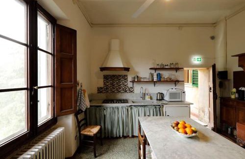 Poggibonsi Villa | Timeless Elegance