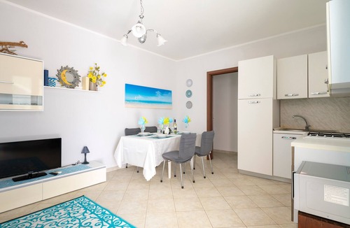 Arbatax House | Tricaraibi Holiday Home with Private Terrace and Air Conditioning
