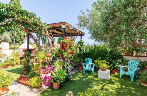Arbatax House | Tricaraibi Holiday Home with Private Terrace and Air Conditioning