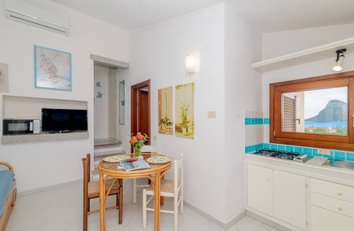 Porto Taverna Apartment | Two-Room Apartment with Sea View, 250 m from the Beach, Private Terrace & Air Conditioning
