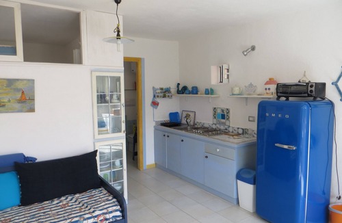 Rena Majore House | TWO-ROOM APARTMENT - FREE ON FOUR SIDES 600 m from the sea - Rena Majore (S. Teresa)