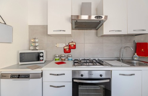 Oristano Historic Centre House | Vacation Home 'Casa Vacanza Gioia' with Large Private Terraces & A/C