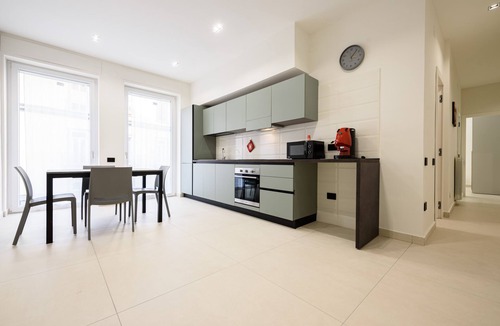 Chiaia Apartment | Via Niccolò Tommaseo 4 - appartamento 2