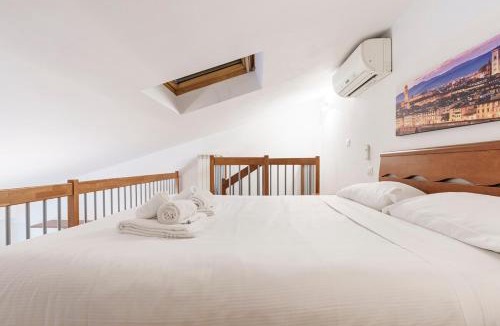 Ricorboli Apartment | view of the Arno Window on the Arno VII wifi, ac