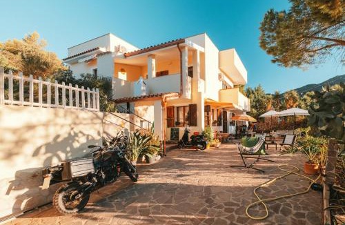 Quartu Sant'Elena Bed & Breakfast | Villa Bella Salmagi - Surya Sardinia Holidays & Yoga