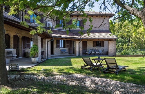 Montefiore Conca Villa | Villa Belvedere San Bartolo by PosarelliVillas