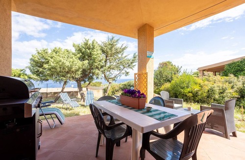 Costa Paradiso Apartment | Villa 'Chiara' with sea view, Wi-Fi and air conditioning