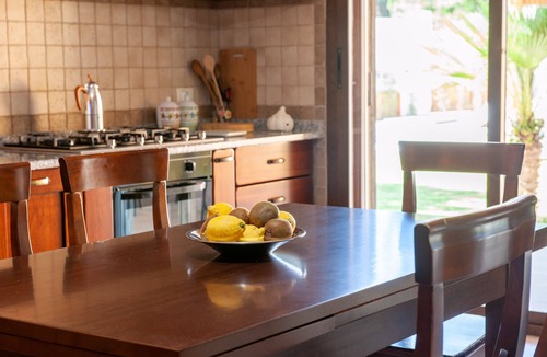 Quartu Sant'Elena House | Villa Chloe, a few km from Cagliari with private swimming pool, garden, green lawn